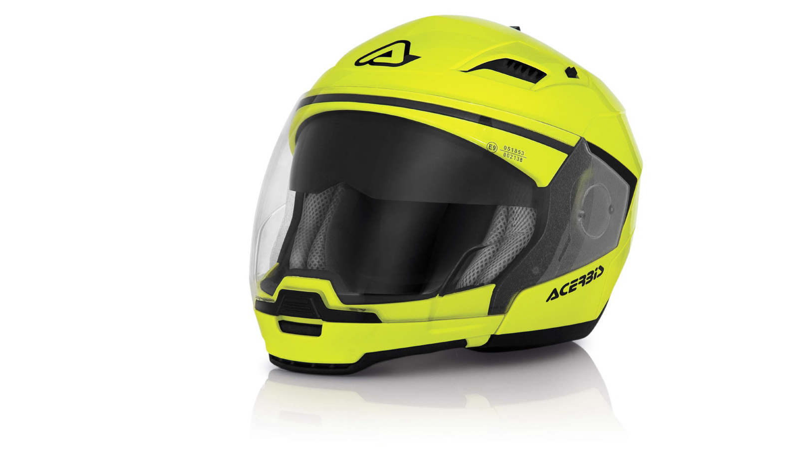 Acerbis lanza el casco Stratos y el traje Adventure