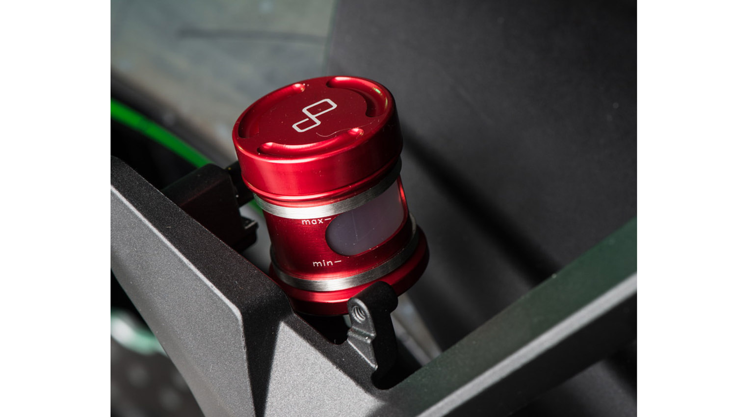 Personaliza tu moto con los nuevos depósitos LighTech de líquido de frenos y embrague