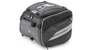 Bolsa de túnel y sillín XS318 de Givi, una práctica solución para scooters