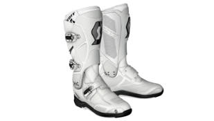 Scott lanza las botas MX 550