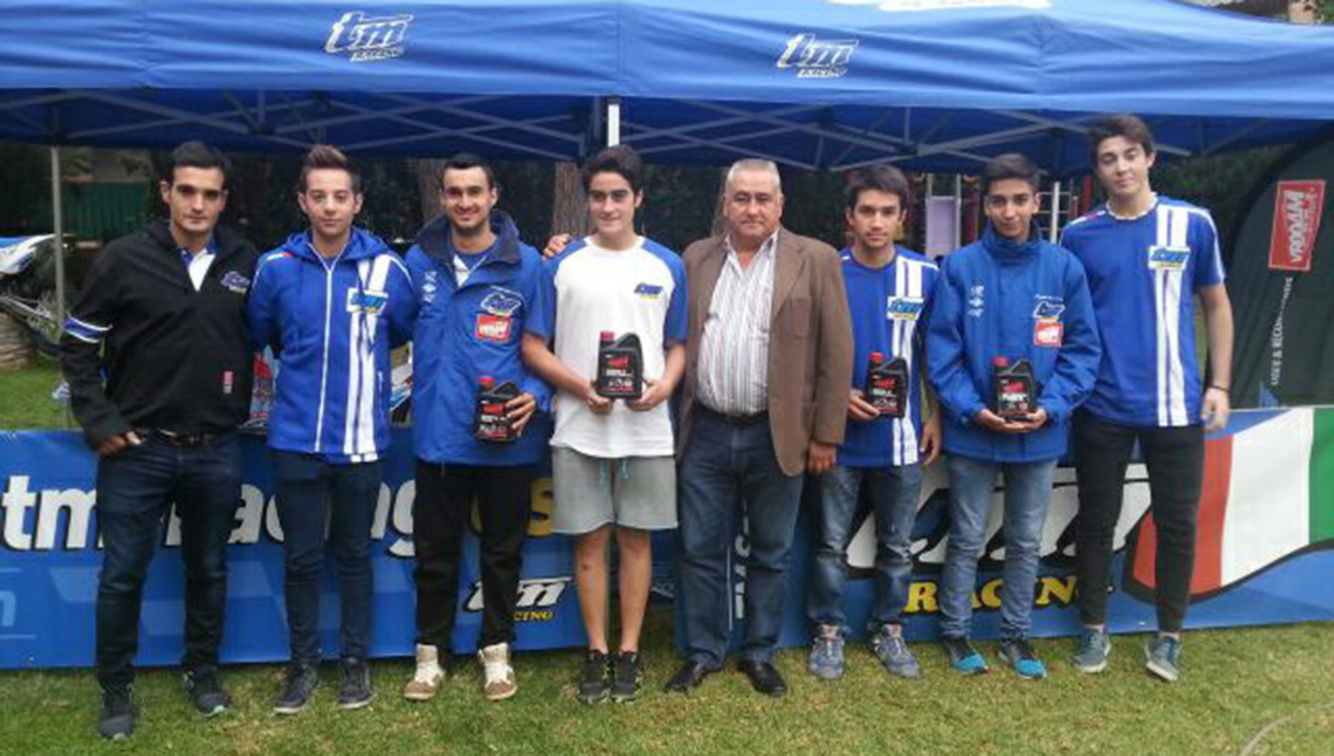 GM2 presentó la gama de aceites y productos químicos Vrooam en el Congreso TM Racing Spain