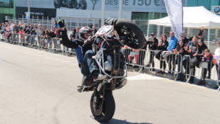 Espectacular exhibición del stuntman Narcís Roca en Barcelona Premium Litoral