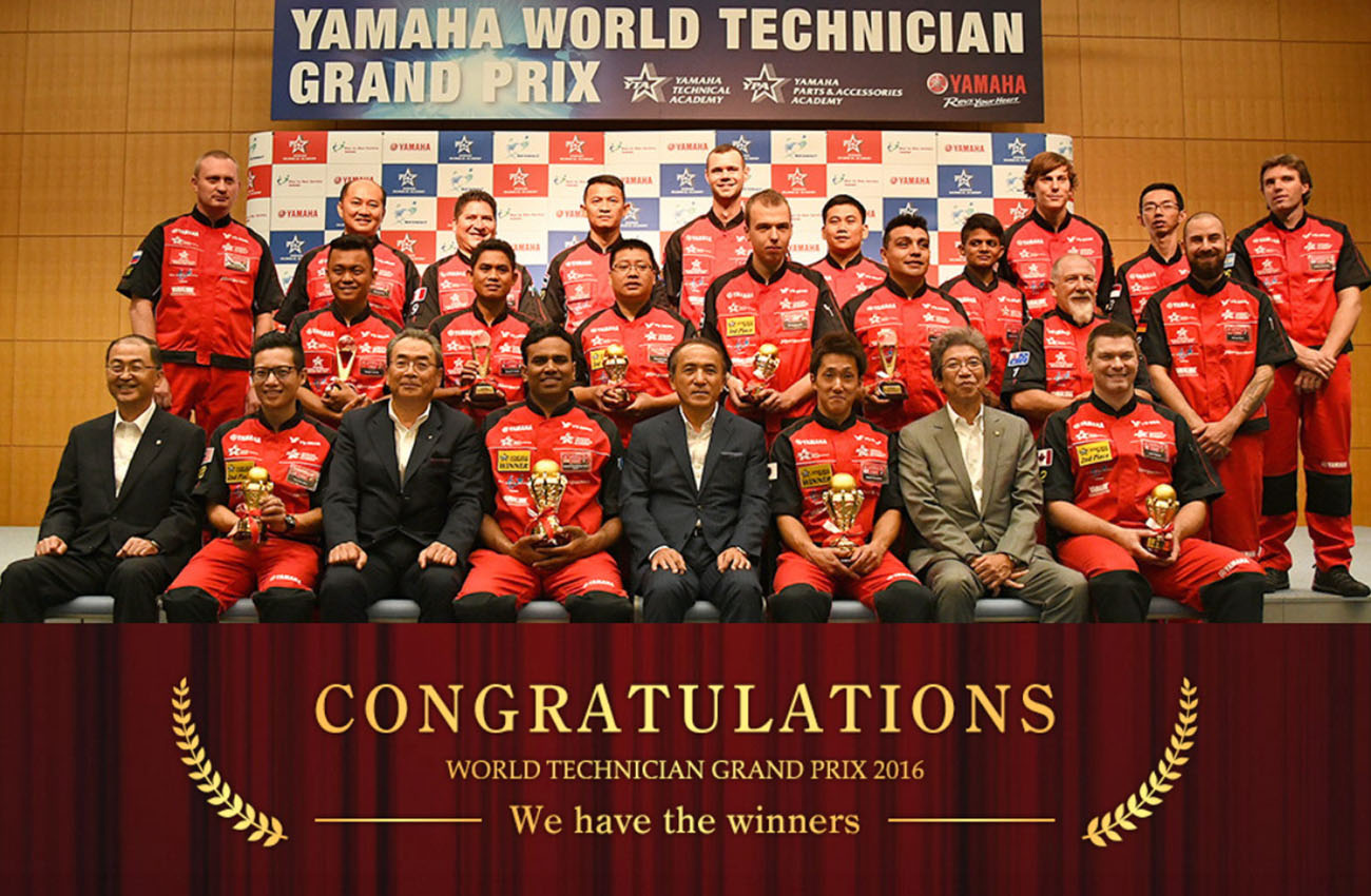 Los mejores mecánicos del mundo de Yamaha son un japonés y un indio