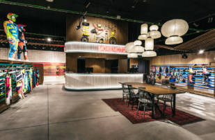 Moremoto Racing estrena una espectacular tienda