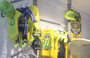 La Athena Store ya comercializa la nueva colección VR46 de productos de merchandising La Athena Store ya comercializa la nueva colección VR46 de productos de merchandising