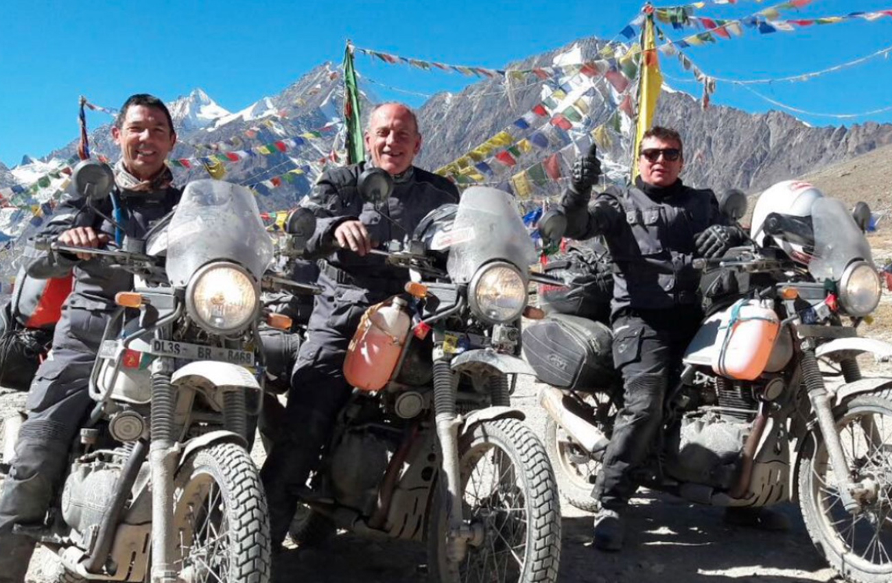 La Royal Enfield Himalayan demuestra su robustez en la aventura india de Edu Cots, Carles Humet y Carles Rubio