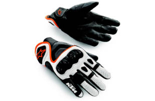 Llegan las gamas KTM PowerWear y PowerParts Street 2017 Llegan las gamas KTM PowerWear y PowerParts Street 2017
