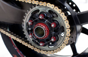 TF Superbike presenta lo último de Evotech en accesorios para la moto