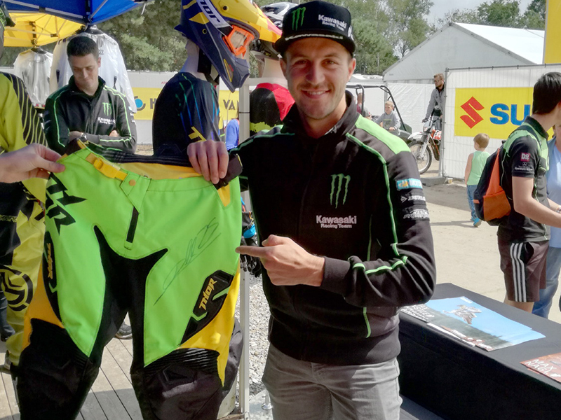 Llévate las camisetas y pantalones de los pilotos Thor de MX