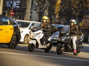 El parque de motos evita que se emitan 9,8 millones de toneladas de CO2 al año en España El parque de motos evita que se emitan 9,8 millones de toneladas de CO2 al año en España