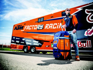 KTM lanza la nueva colección de prendas PowerWear Casual y de Accesorios 2018