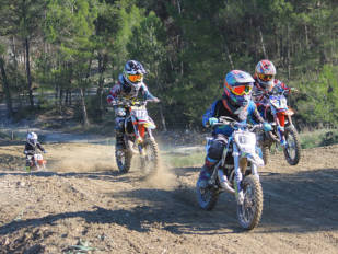 Futuros campeones de motocross se citan en el Parcmotor de Castellolí