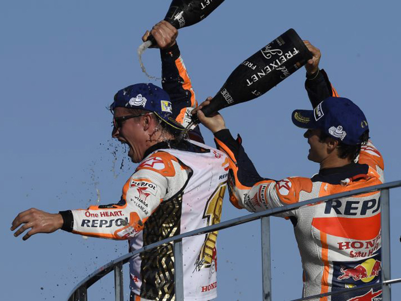 Yuasa celebra el cuarto mundial de MotoGP de Marc Márquez