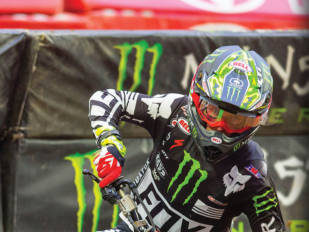 Bihr trae a España la gama Offroad de la firma Bell