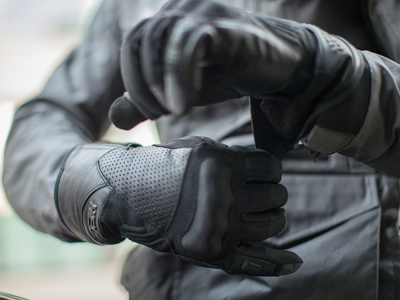 Hevik presenta los guantes de invierno Rock Dark R