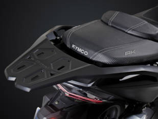 Kymco lanza un parrilla trasera para mejorar la versatilidad del AK 550