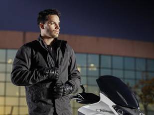 Versatilidad urbana con la nueva chaqueta SD-JC45 de Seventy Degrees