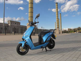 Lifan 3, una moto eléctrica y asequible que se puede cargar en casa