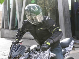 Unas chaquetas cien por cien moteras, las Lorenzo y Livya de Vquattro