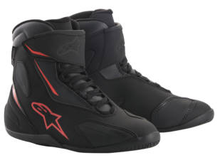 Los botines Fastback V2 Drystar de Alpinestars, pura deportividad