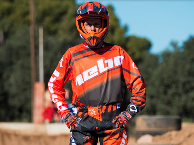Hebo, 25 años ofreciendo inconfundible equipamiento de moto