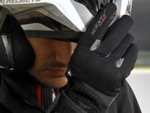 Urbanos y deportivos, la carta de presentación de los nuevos guantes Seventy Degrees