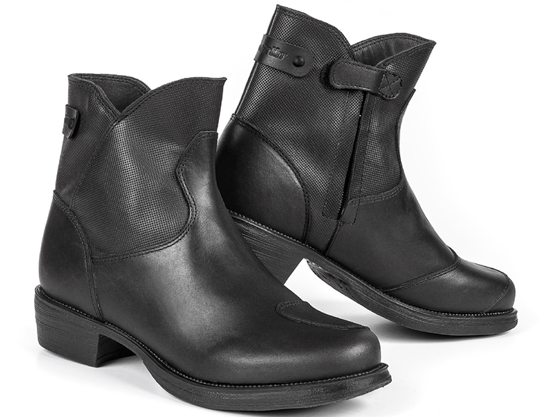 Botas Pearl-J, la última propuesta de Stylmartin para las chicas moteras