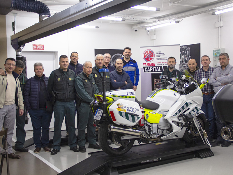 Yamaha imparte formación técnica sobre la FJR de la Agrupación de Tráfico de la Guardia Civil