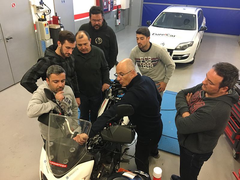 Nuevo curso de Grup Eina Digital a clientes de Euromoto85