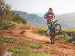 Kawasaki KX450 2019: Renovación resurrectoria