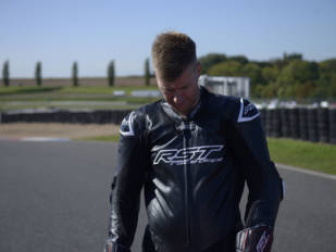 RST lanza su nuevo mono tope de gama Race Dept V4