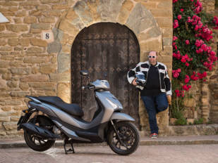 SYM HD 300: Asalto a la ciudad