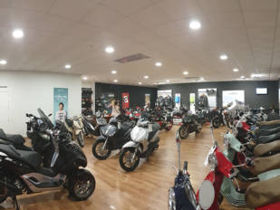 Motor Cycle Center Europe (MCE) es el nuevo concesionario oficial del Grupo Piaggio en Badajoz Motor Cycle Center Europe (MCE) es el nuevo concesionario oficial del Grupo Piaggio en Badajoz