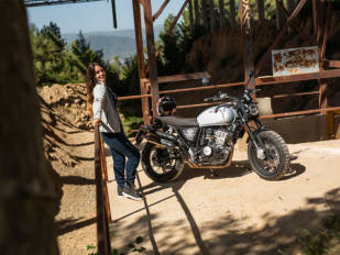 SWM Outlaw 125: Voluptuosa joven SWM Outlaw 125: Voluptuosa joven
