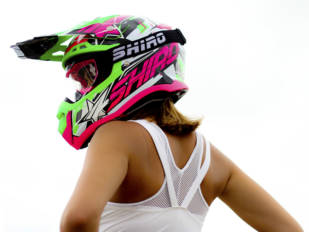 Shiro y su nuevo casco de off road, el MX-917 Thunder III