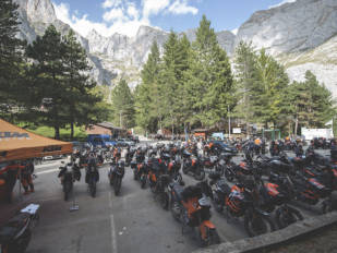La VI Reunión KTM Adventure bate su récord de participación con 215 motocicletas