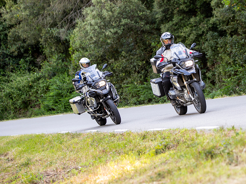 comparaMoto: BMW R1250 GS vs. GS Adventure