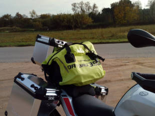 Bolsa impermeable Drybag 350 y bolsa para el colín Rearbag, de SW Motech Bolsa impermeable Drybag 350 y bolsa para el colín Rearbag, de SW Motech