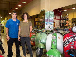 TaxiVespa Barcelona: Tradición familiar TaxiVespa Barcelona: Tradición familiar