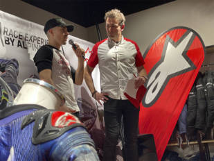 Alpinestars y Maverick Viñales muestran el funcionamiento del airbag Tech-Air en Martimotos Alpinestars y Maverick Viñales muestran el funcionamiento del airbag Tech-Air en Martimotos