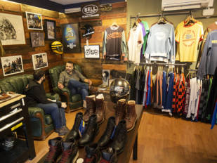R2 Biker Store (Barcelona): Un oasis urbano R2 Biker Store (Barcelona): Un oasis urbano