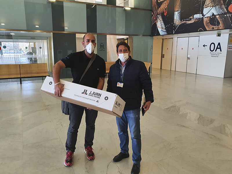 J.Juan entrega 5.000 mascarillas a hospitales del área metropolitana de Barcelona