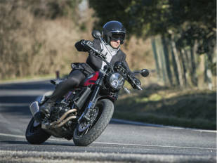 Benelli propone varios accesorios para personalizar su Leoncino