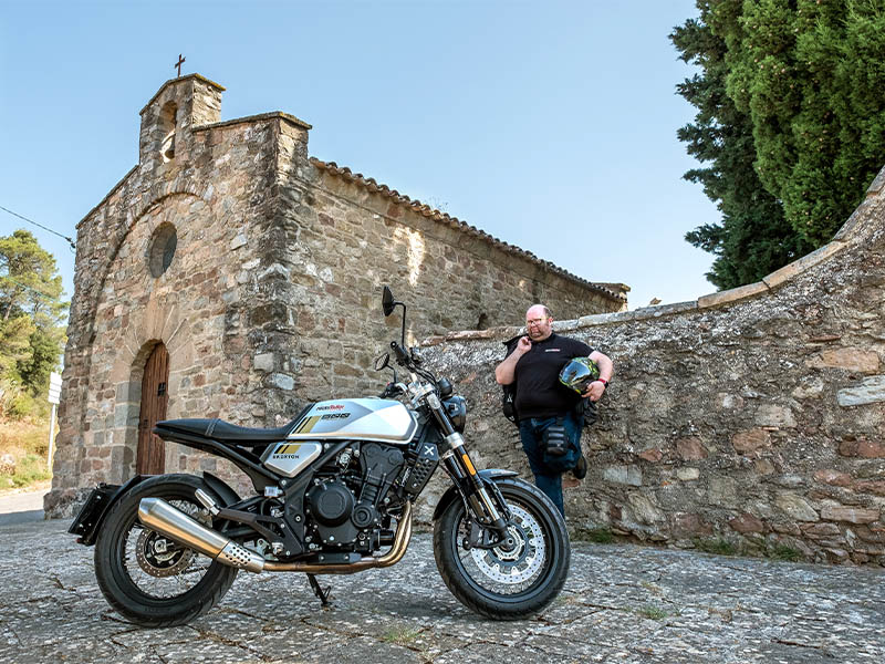 Brixton Crossfire 500: Una genuina y convincente naked