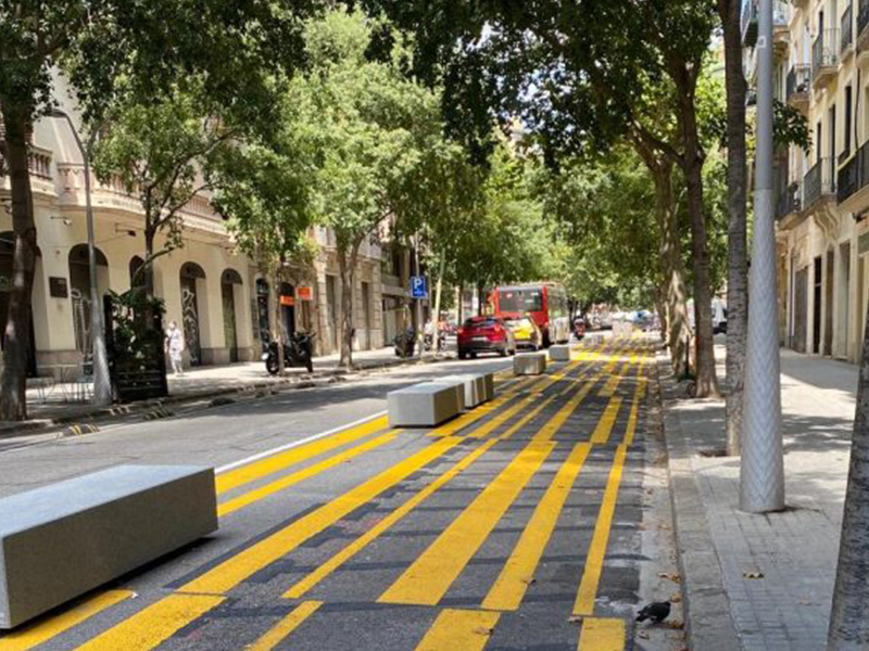 El Ayuntamiento de Barcelona retirará los bloques de hormigón de sus calles