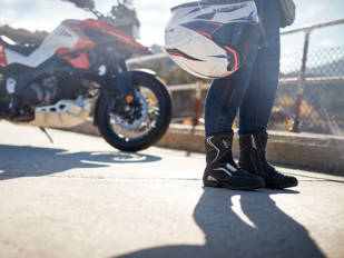 Seguridad, comodidad y resistencia con las botas Touring y Adventure de Seventy Degrees
