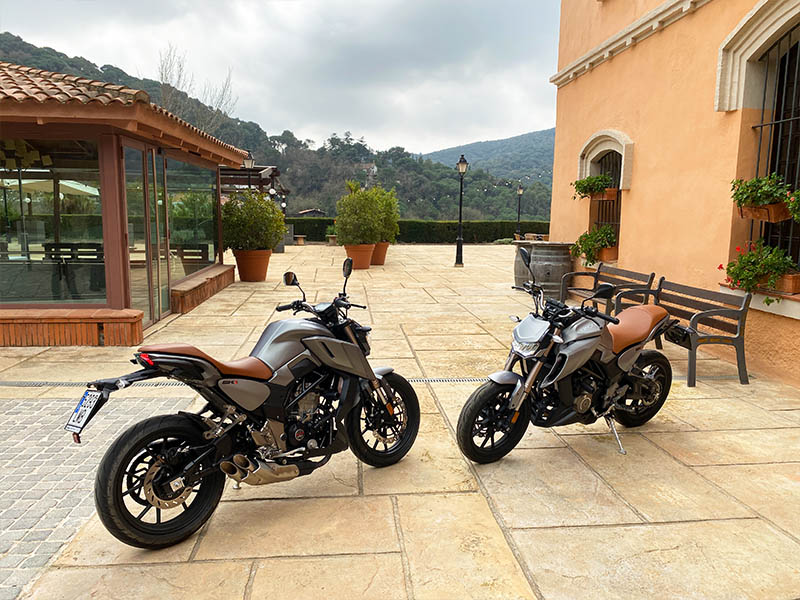 Orcal muestra sus nuevas y modernas naked SK01 y SK03