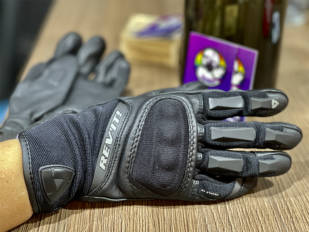El rincón de WBZ: Guantes REV’IT! Striker 3 Ladies