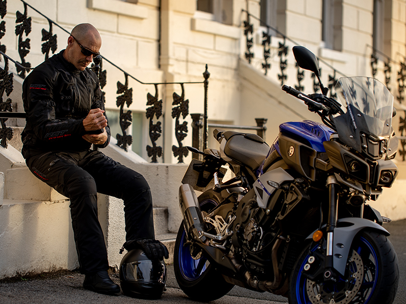 RST renueva su conjunto de chaqueta y pantalón Paragon 6
