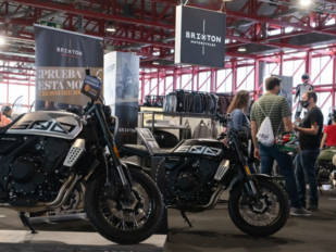 Cerca de 200 asistentes al Motorama prueban una Brixton